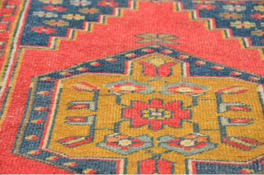 Turkish Handmade Anatolian Vintage Rug For Home Decor 6'9,9" X 2'11,8"