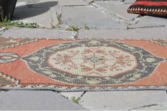 Unique Turkish Vintage Small Area Rug Doormat For Home Decor 2'11,4" X 1'5,7"