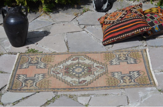 Turkish Handmade Vintage Small Area Rug Doormat For Home Decor 3'1,8" X 1'7,7"