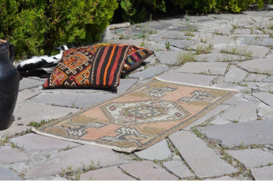 Turkish Handmade Vintage Small Area Rug Doormat For Home Decor 3'1,8" X 1'7,7"
