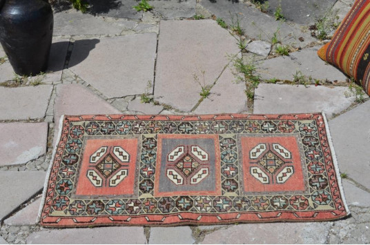 Unique Turkish Vintage Small Area Rug Doormat For Home Decor 2'7,5" X 1'8,9"