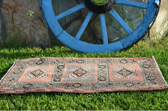 Unique Turkish Vintage Small Area Rug Doormat For Home Decor 2'7,5" X 1'8,9"