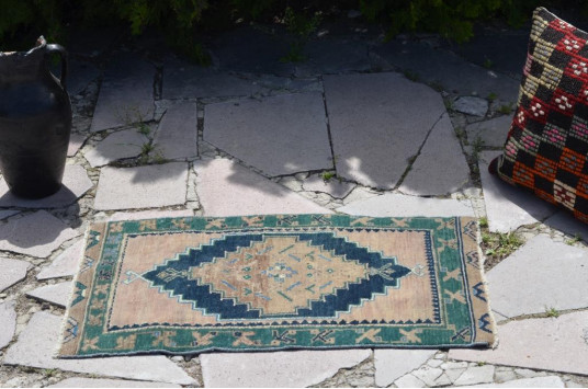 Unique Turkish Vintage Small Area Rug Doormat For Home Decor 2'7,9" X 1'7,3"