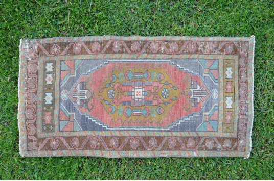 Unique Turkish Vintage Small Area Rug Doormat For Home Decor 3'1,8" X 1'7,7"