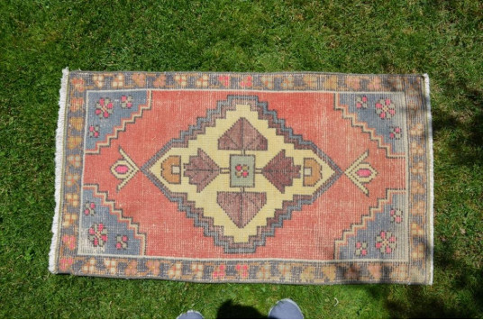 Turkish Handmade Vintage Small Area Rug Doormat For Home Decor 3'2,2" X 1'9,7"