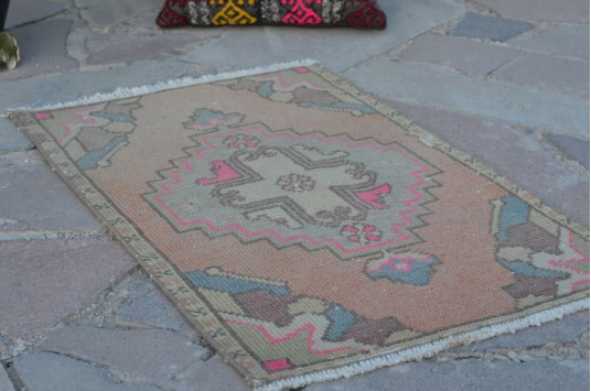 Turkish Handmade Vintage Small Area Rug Doormat For Home Decor 2'8,3" X 1'7,7"