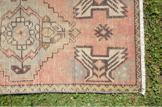 Turkish Handmade Vintage Small Area Rug Doormat For Home Decor 3'1,8" X 1'7,3"