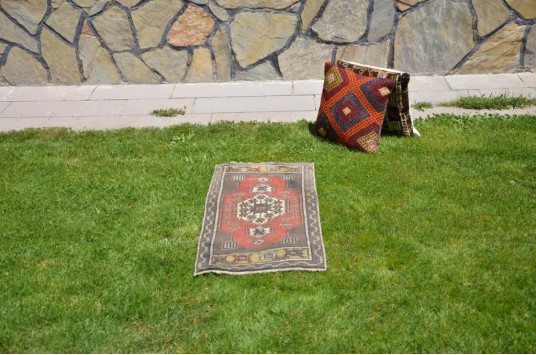 Unique Turkish Vintage Small Area Rug Doormat For Home Decor 3'1" X 1'5,7"