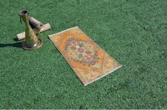 Unique Turkish Vintage Small Area Rug Doormat For Home Decor 3'0,6" X 1'4,5"