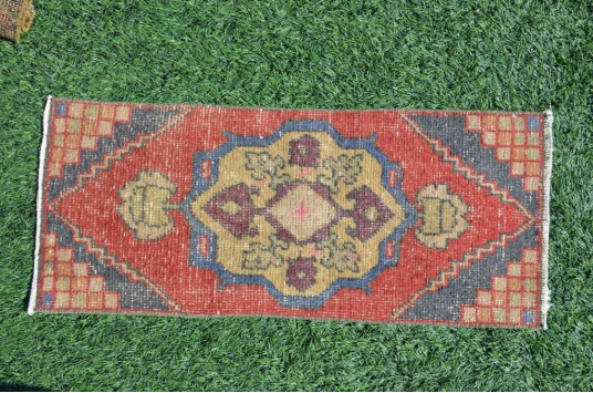 Unique  Turkish Vintage Small Area Rug Doormat For Home Decor 3'2,2" X 1'4,5"